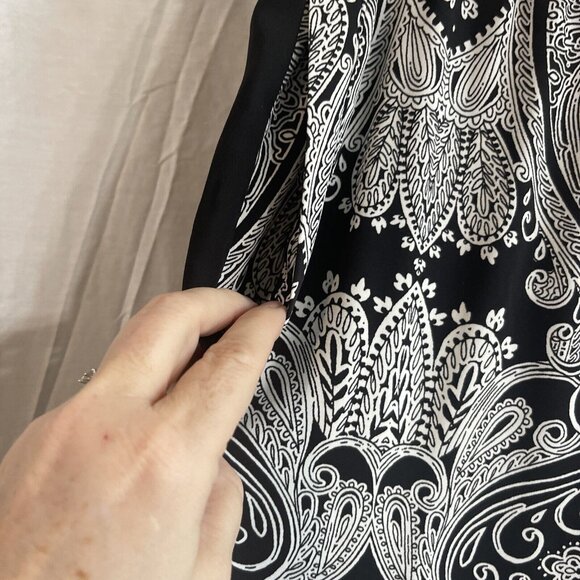 Chicos Paisley Tapered Ankle Pants Womens 2 US Large Black White Pull On - Picture 2 of 9